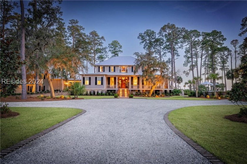 Built on the banks of Cauley's Creek on a saltwater flat that's - Beach Home for sale in Bluffton, South Carolina on Beachhouse.com