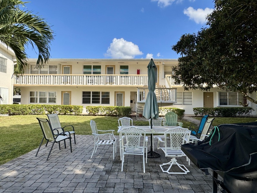 Beautifully Furnished, TURNKEY 1BD/1.5BA Condo on second floor - Beach Condo for sale in West Palm Beach, Florida on Beachhouse.com