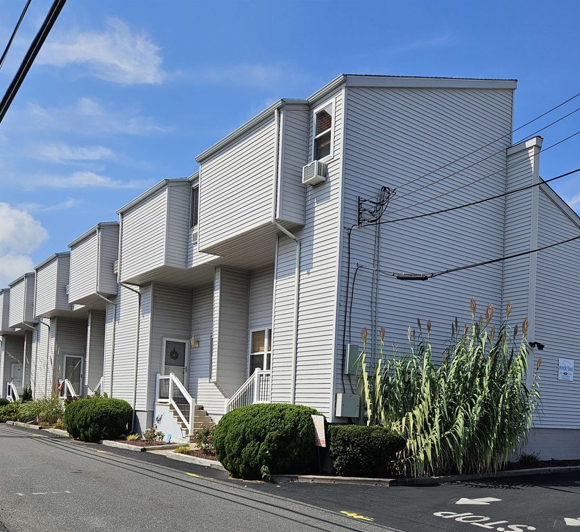 Move in ready 3 bedroom, 2 bath townhome located at 1301 Haven - Beach Townhome/Townhouse for sale in Ocean City, New Jersey on Beachhouse.com