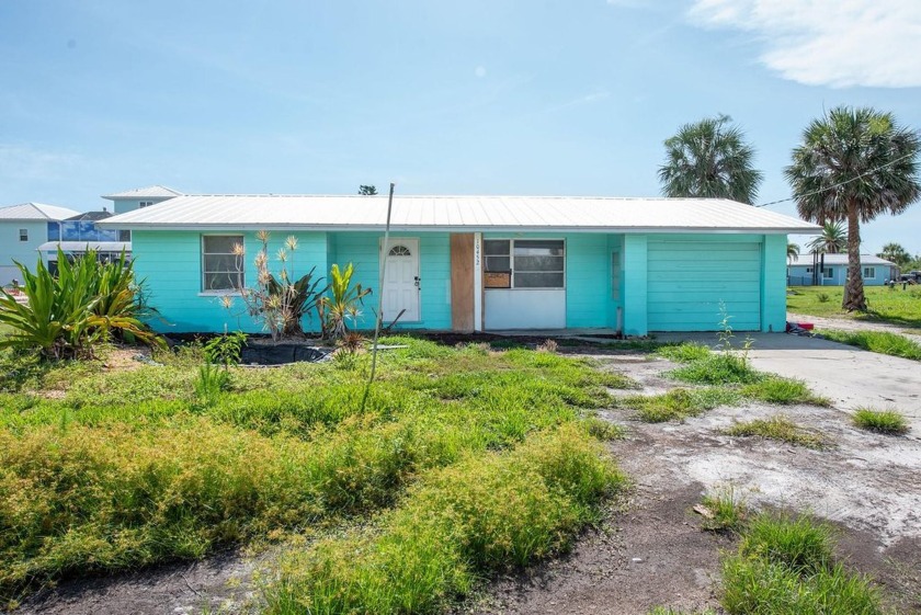 This exceptional waterfront property in Englewood, Florida - Beach Home for sale in Englewood, Florida on Beachhouse.com