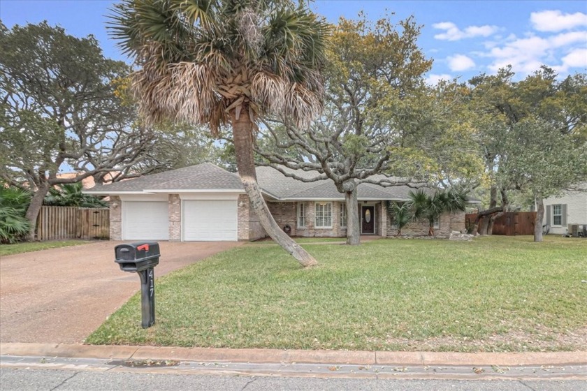 Welcome to 417 Champions Dr in Rockport, TX - a stunning home - Beach Home for sale in Rockport, Texas on Beachhouse.com