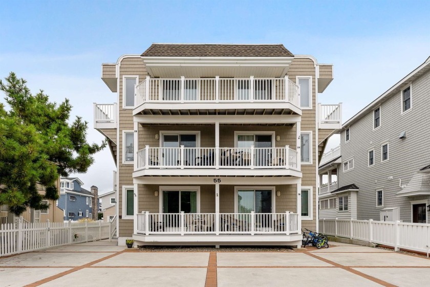 This beautiful beach block 3-bedroom 2 bath condominium is the - Beach Condo for sale in Avalon, New Jersey on Beachhouse.com