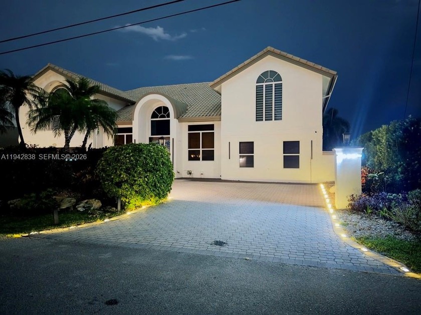 Boater's dream in the heart of family-friendly Lighthouse Point! - Beach Home for sale in Lighthouse Point, Florida on Beachhouse.com