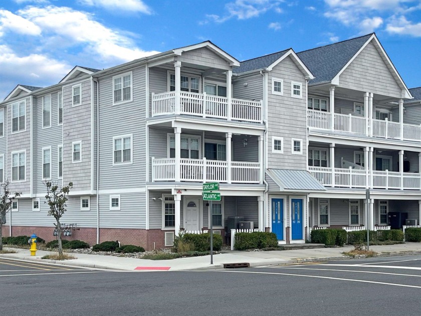 Located just a short walk to the beach, boardwalk, restaurants - Beach Condo for sale in Wildwood, New Jersey on Beachhouse.com