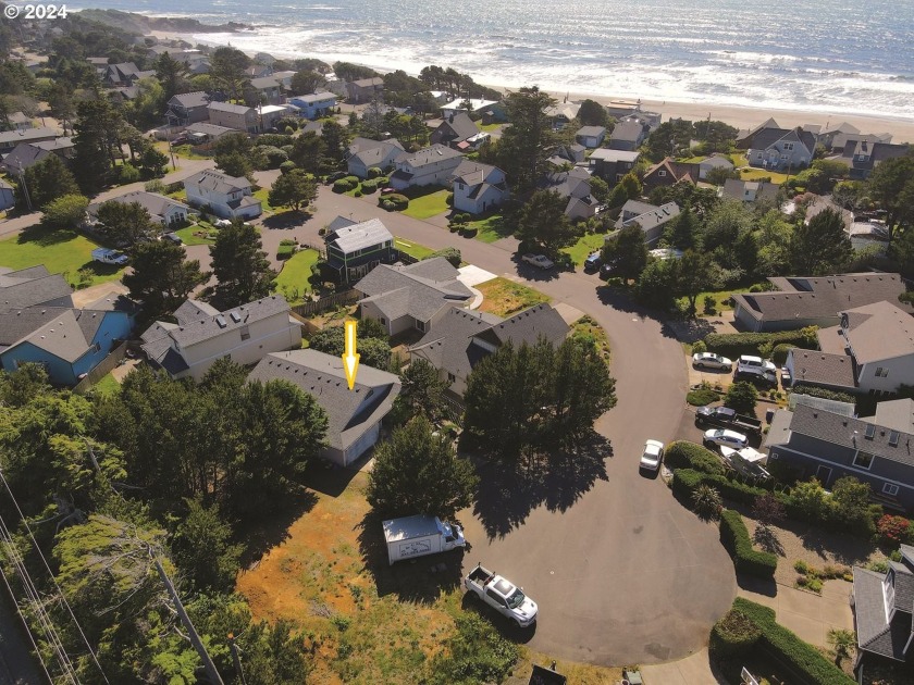 Located in a cul-de-sac, just three blocks up from direct beach - Beach Home for sale in Depoe Bay, Oregon on Beachhouse.com