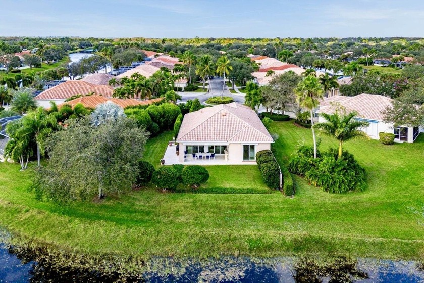 Stunning fully renovated 3BD/2BA/plus large den home in the - Beach Home for sale in West Palm Beach, Florida on Beachhouse.com