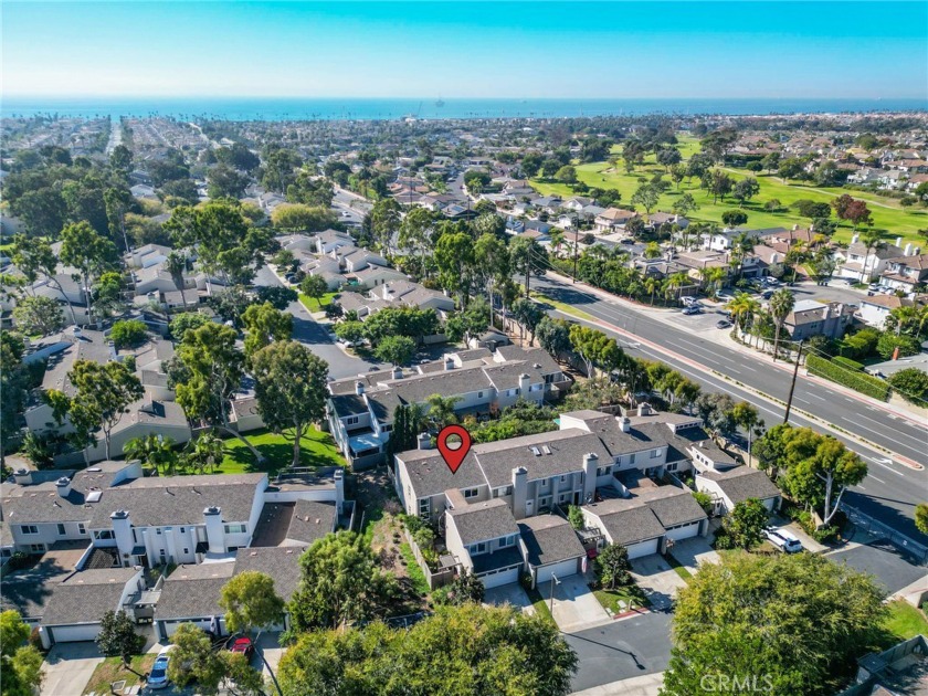 Remarkable and rare newly renovated end unit Townhome in the - Beach Townhome/Townhouse for sale in Huntington Beach, California on Beachhouse.com