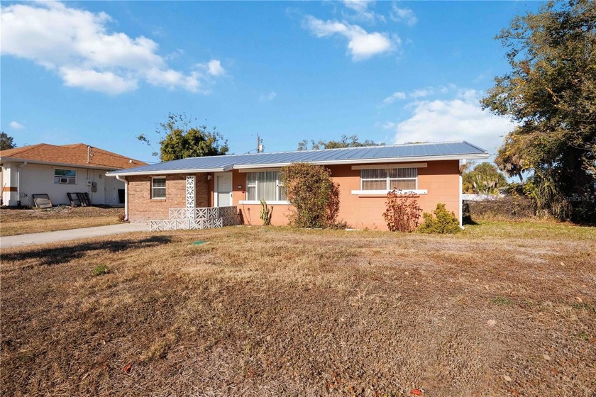 Welcome home to charming South Venice! This well maintained - Beach Home for sale in Venice, Florida on Beachhouse.com