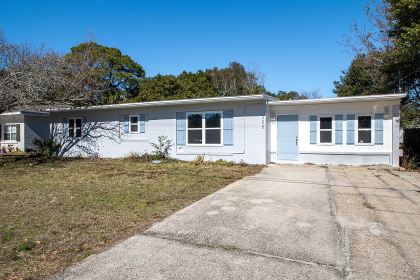 Great investment property or starter home in the desirable - Beach Home for sale in Fort Walton Beach, Florida on Beachhouse.com