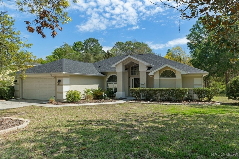 Tastefully renovated and meticulously maintained pool and spa - Beach Home for sale in Homosassa, Florida on Beachhouse.com