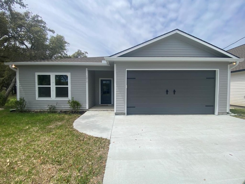 Modern new construction home. Located outside of the city limits - Beach Home for sale in Rockport, Texas on Beachhouse.com