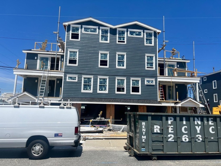 NEW CONSTRUCTION!! 4 bedroom, 3 bath, 1 half bath townhouse with - Beach Townhome/Townhouse for sale in Avalon, New Jersey on Beachhouse.com