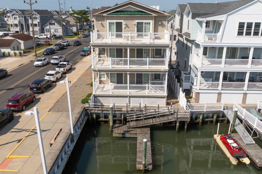 Waterfront canal-side single-family home that was custom built - Beach Home for sale in North Wildwood, New Jersey on Beachhouse.com