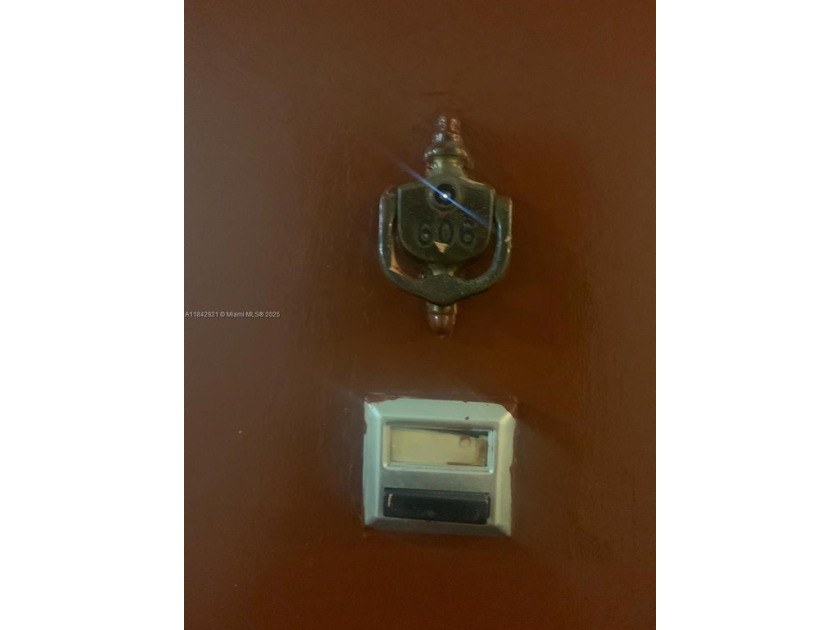 very nice 1 bedrooms and 1 and a half bath, walking closet - Beach Condo for sale in North Miami Beach, Florida on Beachhouse.com