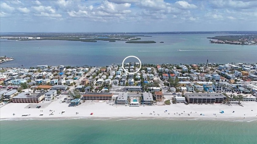 STUNNING BAYFRONT RETREAT - REMODELED, TURNKEY FURNISHED & - Beach Home for sale in Bradenton Beach, Florida on Beachhouse.com