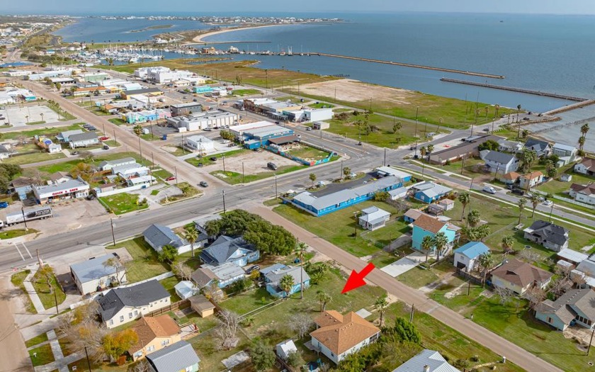 Offering an exceptional location from this South Rockport - Beach Lot for sale in Rockport, Texas on Beachhouse.com