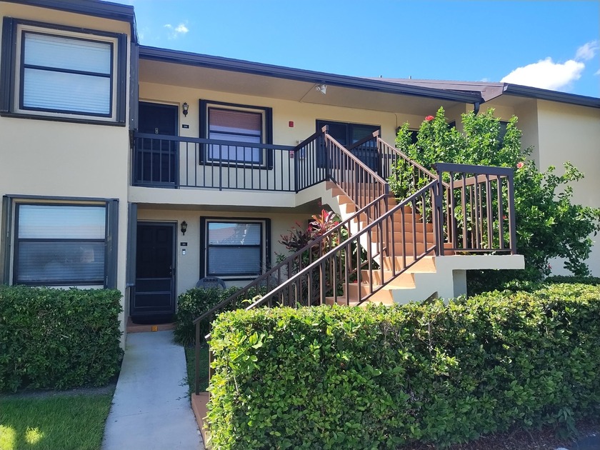 located in a very quiet neighborhood this Adorable 2/2 split - Beach Condo for sale in Lake Worth, Florida on Beachhouse.com