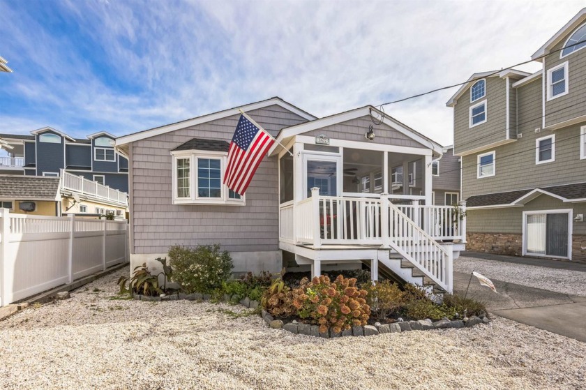 Classic Beach Cottage - Here's your opportunity to enjoy the - Beach Home for sale in Sea Isle City, New Jersey on Beachhouse.com