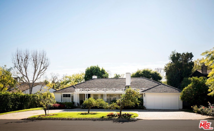 OFFERS DUE FEBRUARY 4, 2026. Exceptionally charming storybook - Beach Home for sale in Pacific Palisades, California on Beachhouse.com
