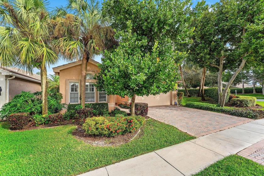 Beautiful 3 Bedroom / 2 Bath Lakefront Home in Valencia Falls! - Beach Home for sale in Delray Beach, Florida on Beachhouse.com