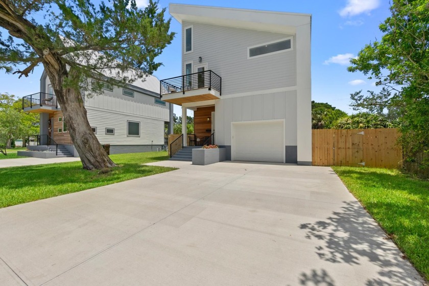 Welcome To Your Dream Home,Located In The Highly Sought-after - Beach Home for sale in St Augustine, Florida on Beachhouse.com