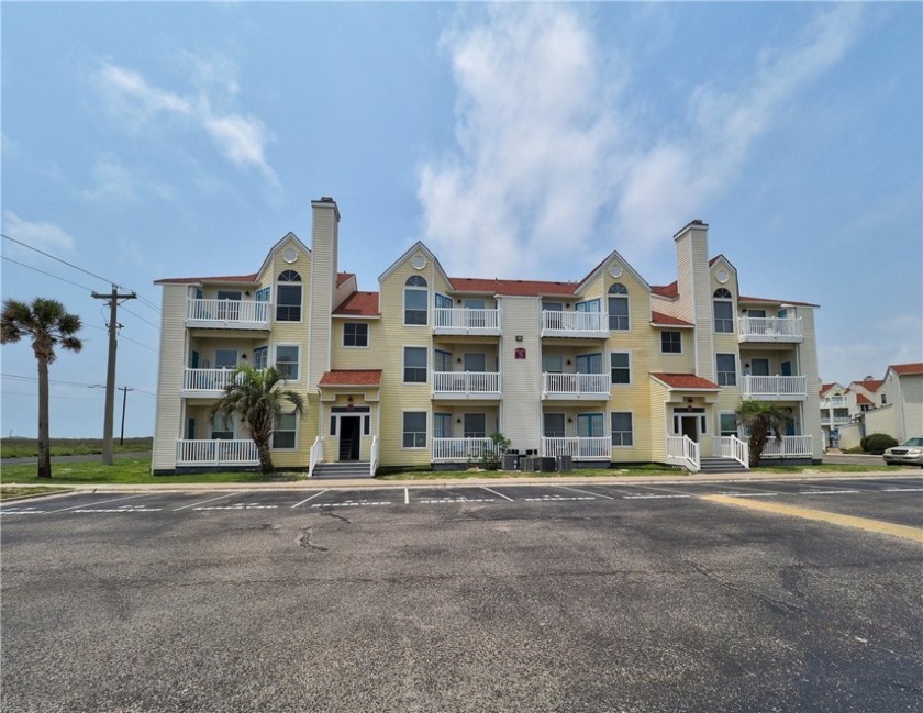 This third floor condo is a true gem, boasting new storm doors - Beach Condo for sale in Corpus Christi, Texas on Beachhouse.com