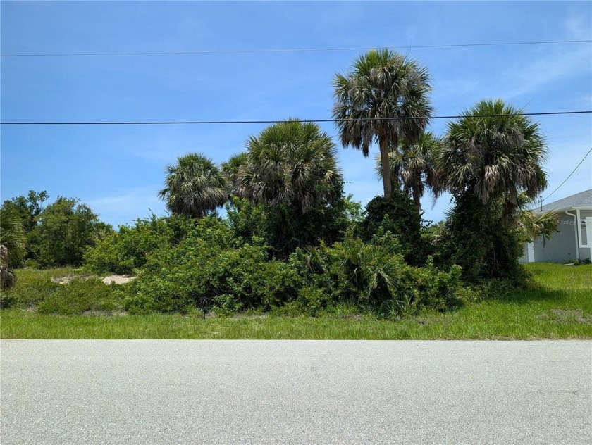 WATERFRONT LOT - NOT IN A FLOOD ZONE - NO HOA OR CDD! This - Beach Lot for sale in Port Charlotte, Florida on Beachhouse.com