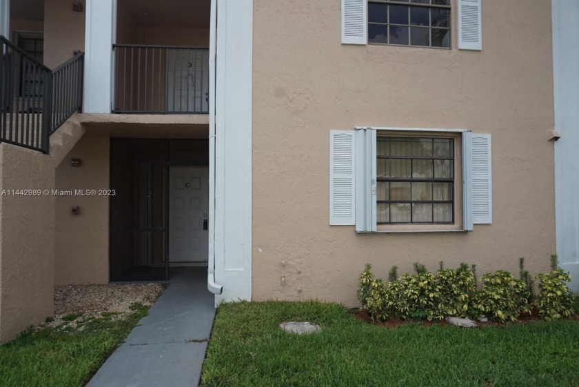 Lakeview two bedroom two bath on the first floor with parking - Beach Condo for sale in Homestead, Florida on Beachhouse.com