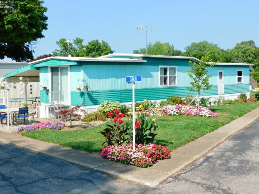 Your summer/fall or year round getaway! Beautifully renovated 2 - Beach Home for sale in Huron, Ohio on Beachhouse.com