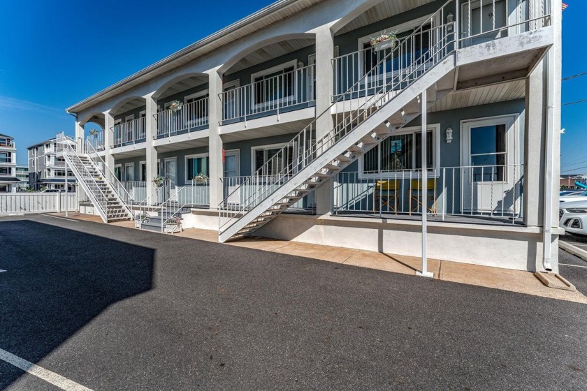 Don't miss this BEACHBLOCK, first-floor, END-unit condo with - Beach Condo for sale in Wildwood Crest, New Jersey on Beachhouse.com