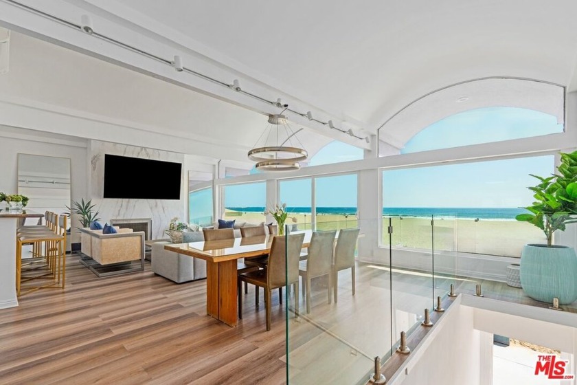 THE MOST IDEAL LOCATION ON THE MARINA PENINSULA OCEANFRONT!!! - Beach Home for sale in Marina Del Rey, California on Beachhouse.com