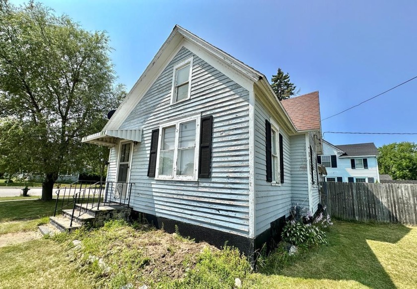 Discover this fantastic opportunity to own the lowest-priced - Beach Home for sale in Algoma, Wisconsin on Beachhouse.com