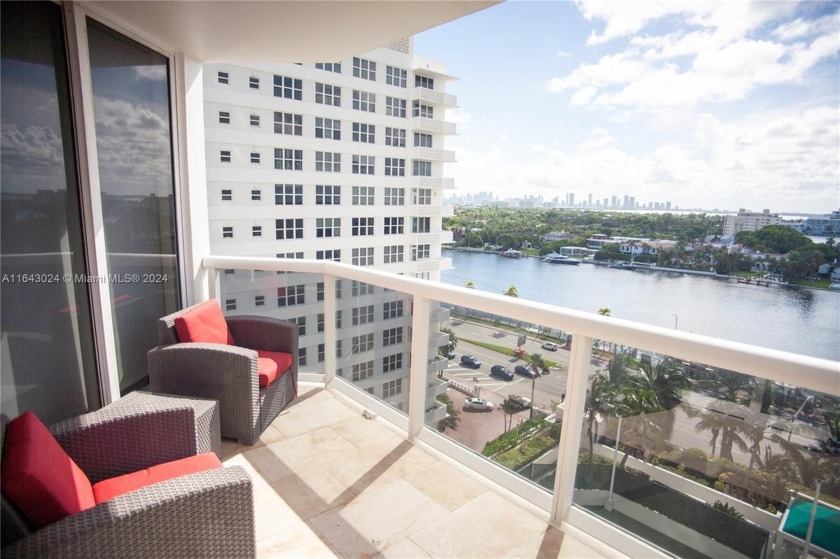 Remodeled 1 bedroom, 2 full bath, and closed and converted Den - Beach Condo for sale in Miami Beach, Florida on Beachhouse.com