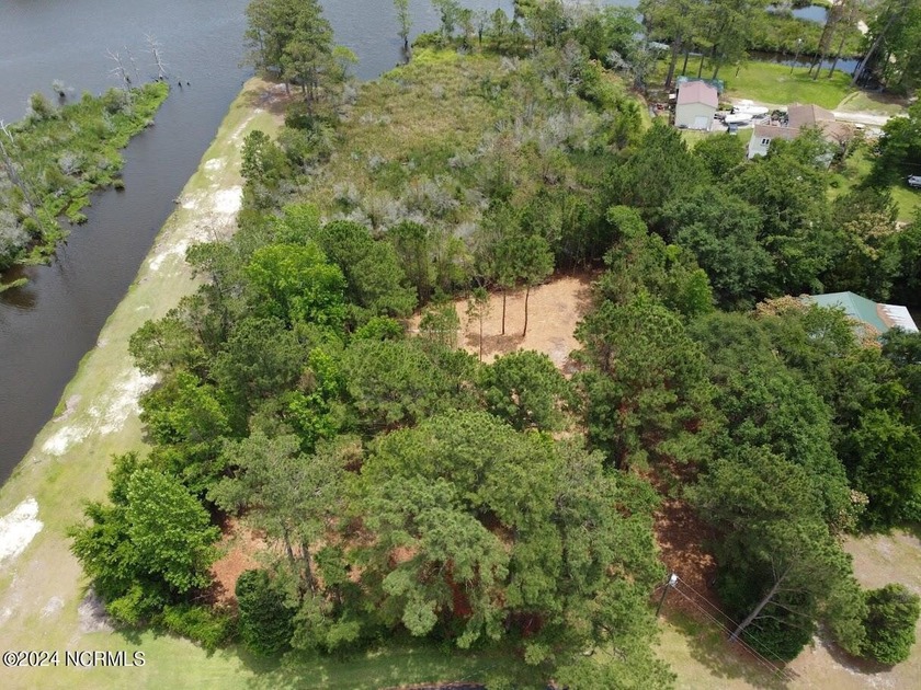 Located 8 miles from Washington NC, this 2.56 Acres sits on - Beach Acreage for sale in Washington, North Carolina on Beachhouse.com