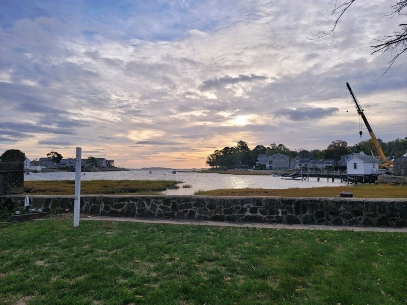 OPEN HOUSE SATURDAY 10/15 12-2PM! Great waterfront value and - Beach Home for sale in Salem, Massachusetts on Beachhouse.com