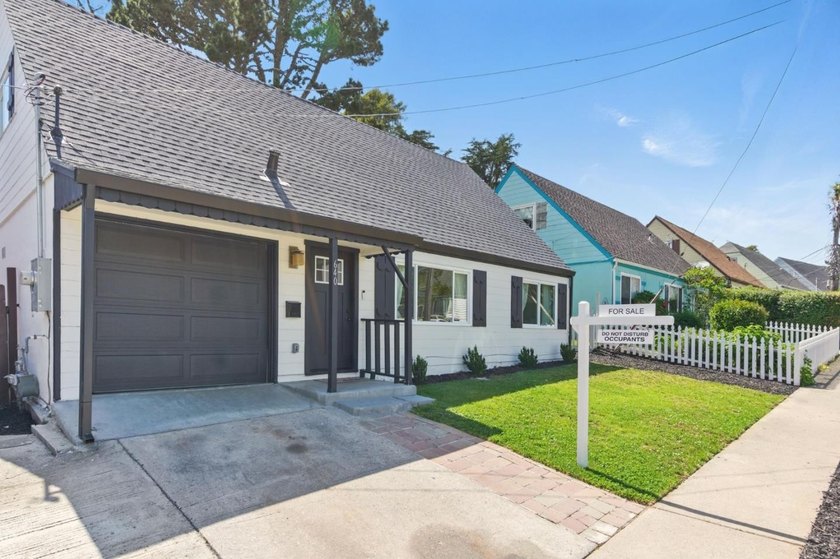 Discover the epitome of charm and modern elegance in this - Beach Home for sale in Pacifica, California on Beachhouse.com
