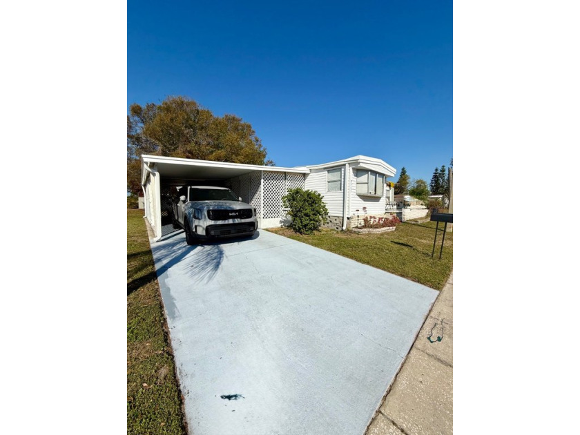 WOW!!! ALL AGES ARE OK...... NO AGE RESTRICTIONS!!!  BEAUTIFUL - Beach Home for sale in Pinellas Park, Florida on Beachhouse.com