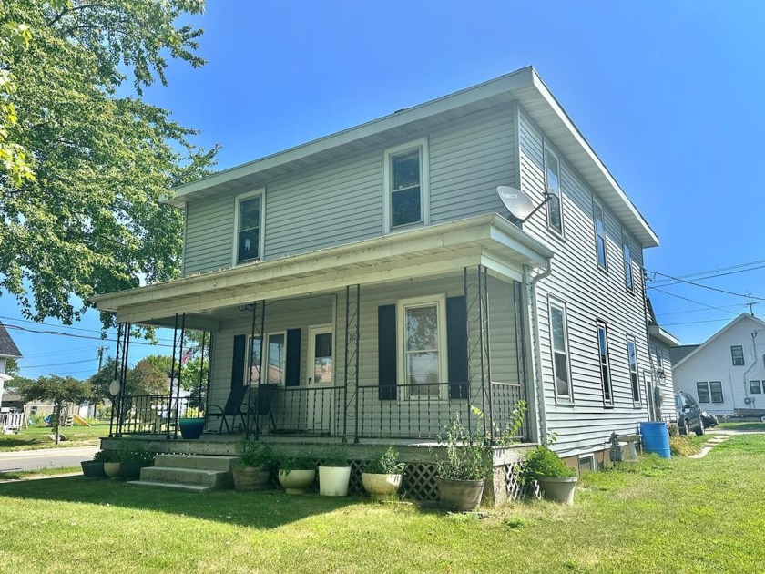 Prime duplex located just minutes from Crescent Beach. Features - Beach Home for sale in Algoma, Wisconsin on Beachhouse.com