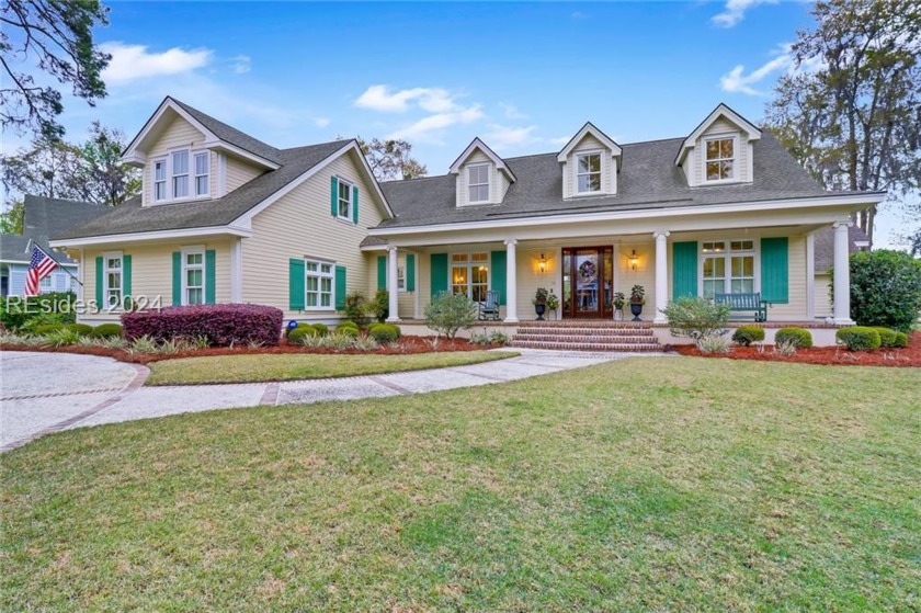 This open concept home in Belfair is timeless with one of the - Beach Home for sale in Bluffton, South Carolina on Beachhouse.com