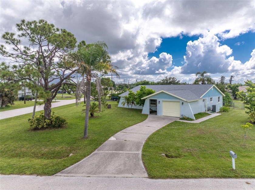 NEW ROOF 2022! NEW AC SYSTEM 2022! New Accordion hurricane - Beach Home for sale in Englewood, Florida on Beachhouse.com