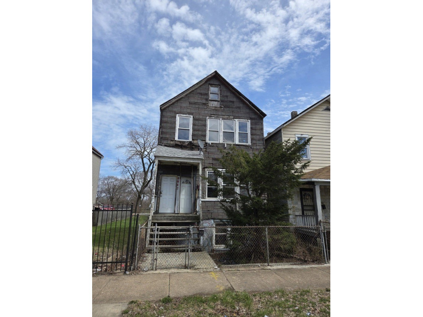 TWO FLAT W/BASEMENT IN UPCOMING AREA OF THE CITY. Great - Beach Home for sale in Chicago, Illinois on Beachhouse.com