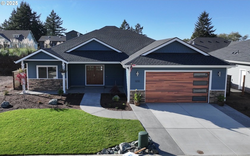 Newly completed construction! Seller will consider a credit to - Beach Home for sale in Brookings, Oregon on Beachhouse.com