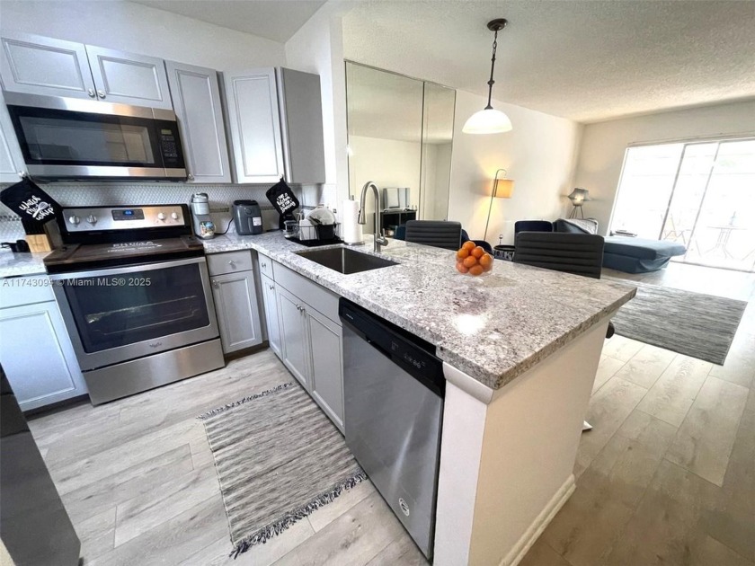 PRICE RIGHT!!! Beautiful renovated unit for sale in Hawaiian - Beach Condo for sale in Lauderdale Lakes, Florida on Beachhouse.com