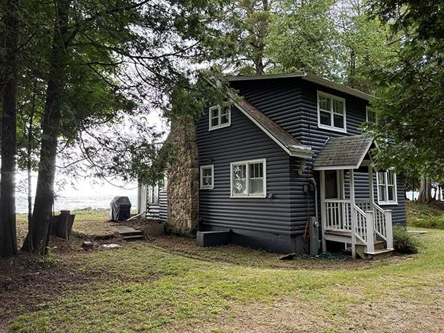 Enjoy the sunrise and lake breeze on the shore of Lake Michigan - Beach Home for sale in Sturgeon Bay, Wisconsin on Beachhouse.com