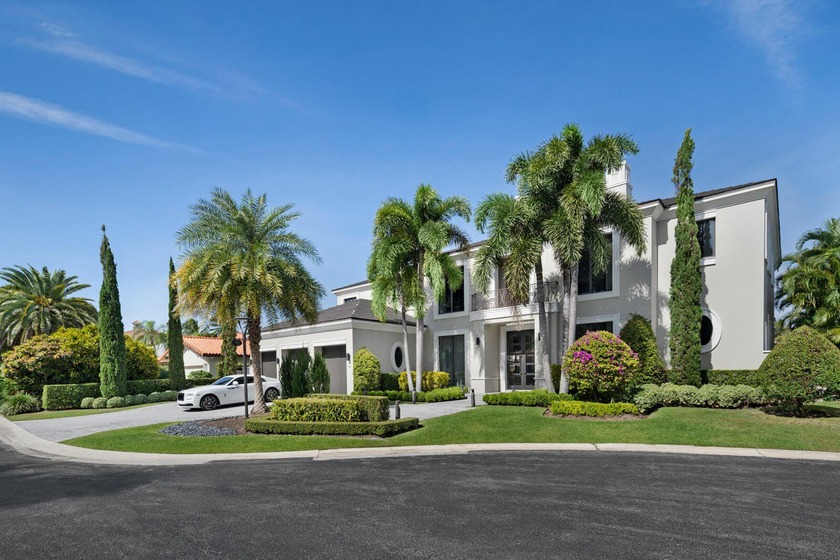 Stunning waterfront estate located in Boca Raton's - Beach Home for sale in Boca Raton, Florida on Beachhouse.com