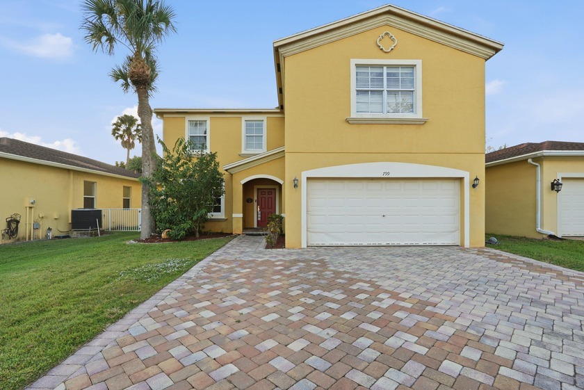 Spacious 6BR/4BA lakefront home in the gated community of - Beach Home for sale in West Palm Beach, Florida on Beachhouse.com