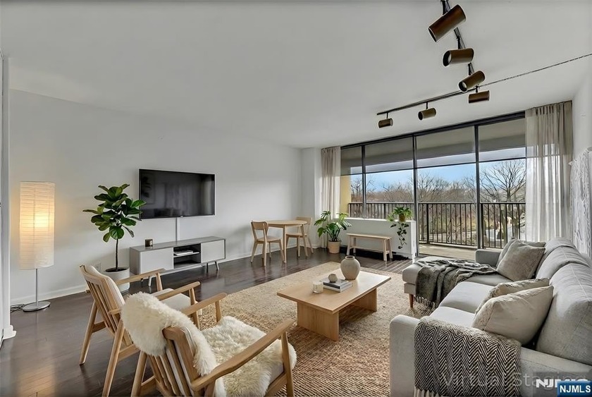 Welcome to Horizon House residence 6 Horizon Road #306 Fort Lee - Beach Other for sale in Fort Lee, New Jersey on Beachhouse.com