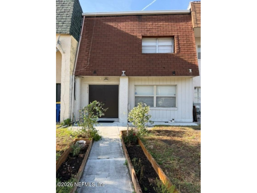 updated lovely townhome in Tusconey cir with NO HOA , NO CDD - Beach Townhome/Townhouse for sale in Jacksonville, Florida on Beachhouse.com