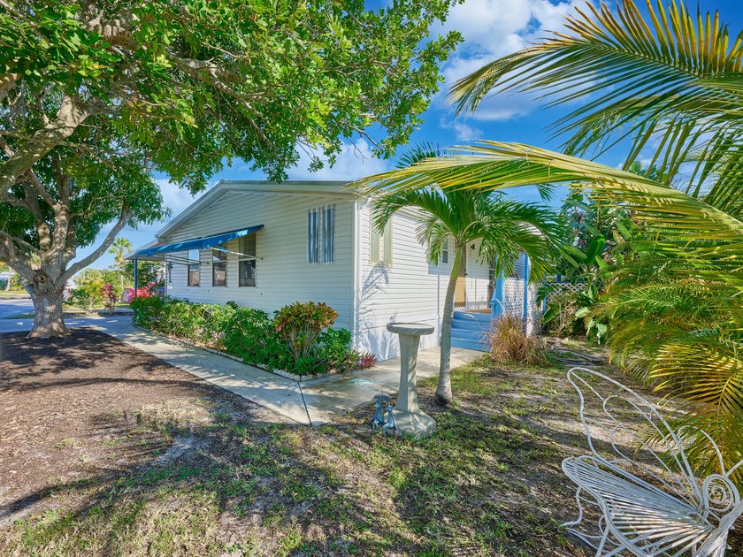 1.5 MILES TO HOBE SOUND BEACH. BOAT/RV STORAGE AVAILABLE. 2 - Beach Home for sale in Hobe Sound, Florida on Beachhouse.com