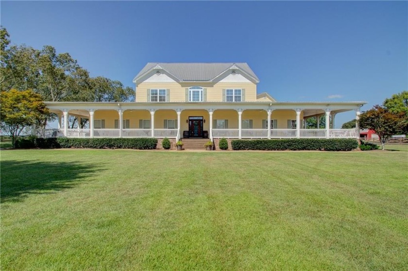 WELCOME to your dream home where space meets sophistication!! - Beach Home for sale in Grand Bay, Alabama on Beachhouse.com